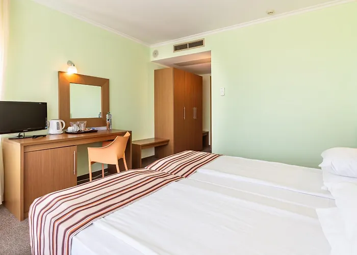 Jeravi Beach Hotel