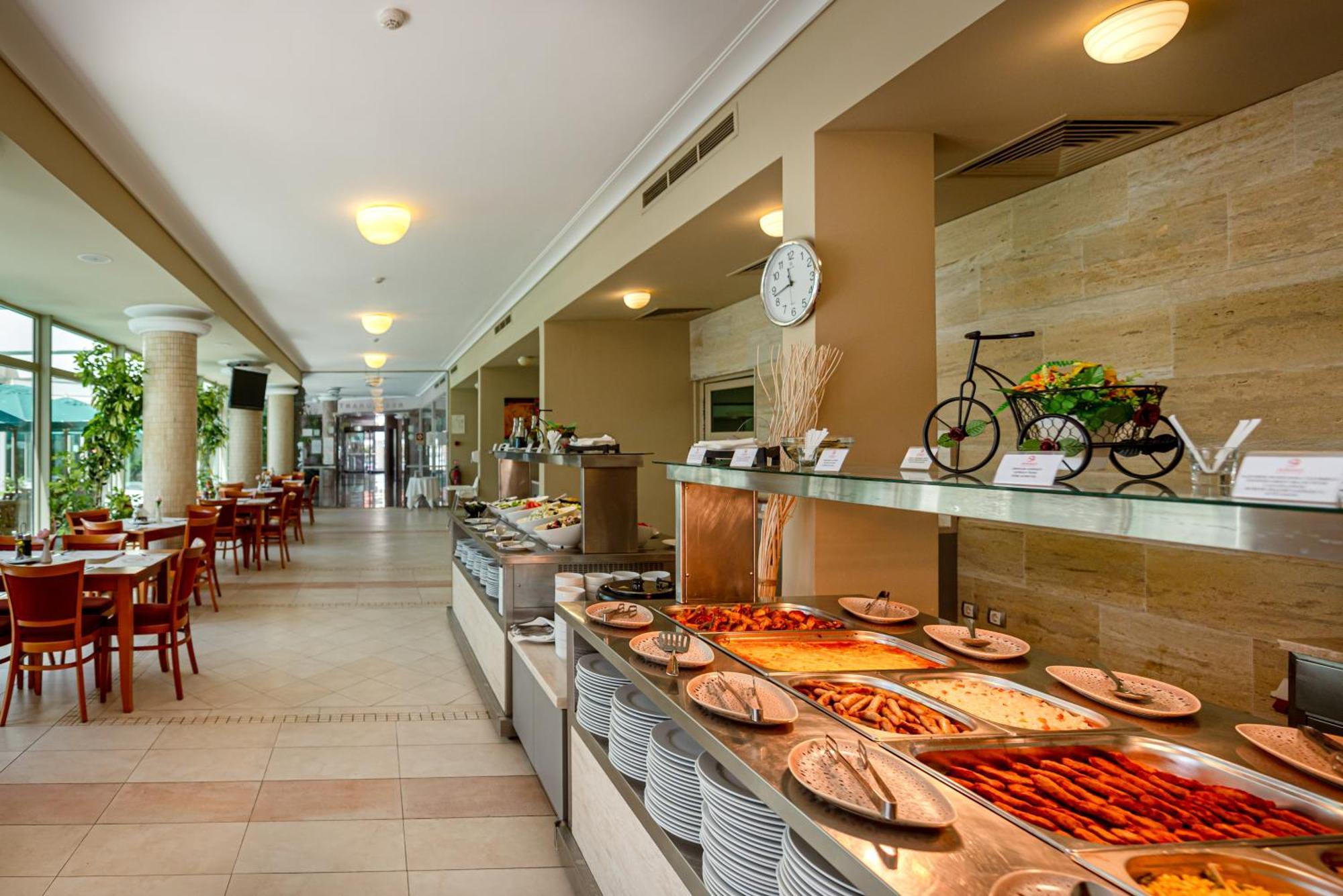 Hotel Jeravi 4*